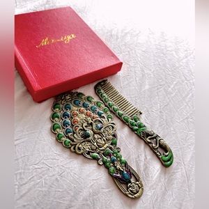 Mirror and comb set